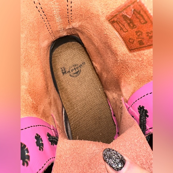 The Original Pink Doc Martins AirWair with Soles Bouncing Vintage 90s Leather - Picture 7 of 11